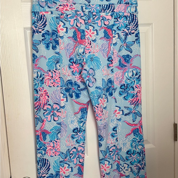 Lilly Pulitzer Luxletic Print capri pants - Picture 4 of 4